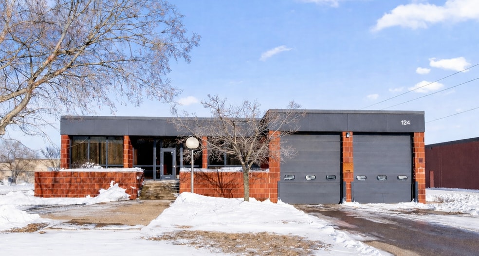 124 Eva St, Saint Paul, MN for sale - Primary Photo - Image 1 of 20