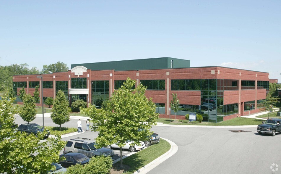 1305 Executive Blvd, Chesapeake, VA à louer - Photo du bâtiment - Image 2 de 56