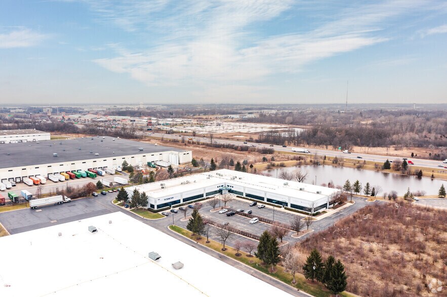 2280 White Oak Cir, Aurora, IL à louer - Aérien - Image 3 de 10