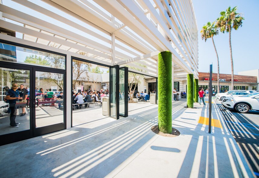 2272 Michelson Dr, Irvine, CA à louer - Photo du bâtiment - Image 2 de 8