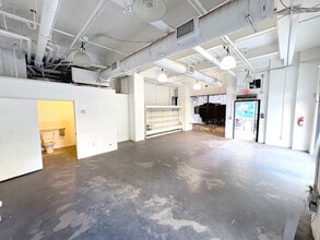 215 W 9th St, Los Angeles, CA for lease Interior Photo- Image 1 of 4