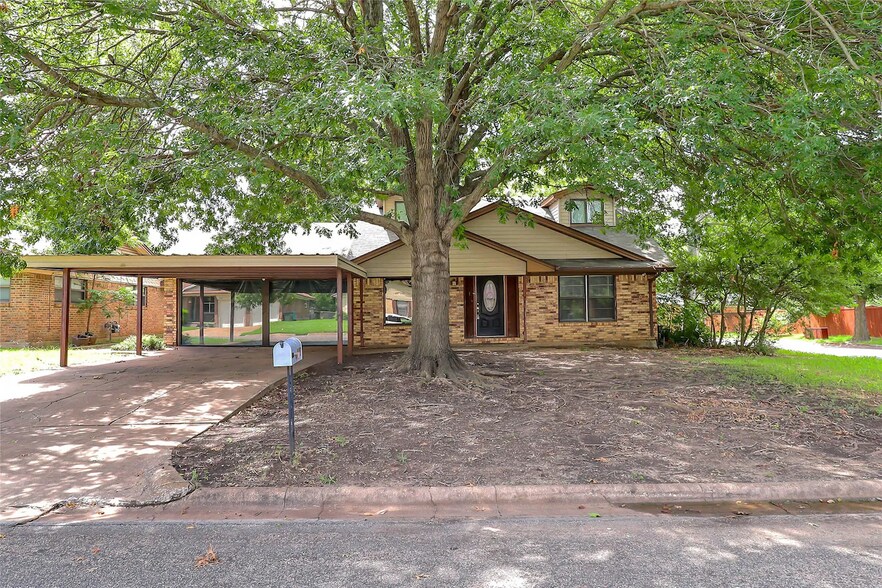 925 Holiday Dr, Sherman, TX for sale - Building Photo - Image 2 of 6