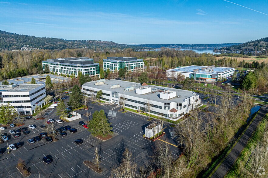 22011 SE 51st St, Issaquah, WA à vendre - Aérien - Image 2 de 6