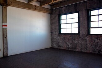 1300 W 13th St, Kansas City, MO for lease Interior Photo- Image 2 of 6