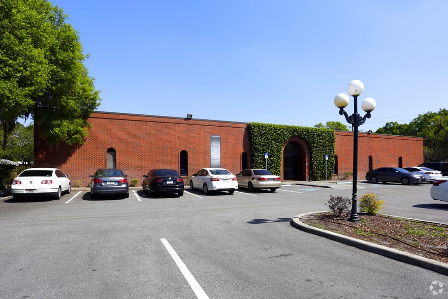 1001 E Baker St, Plant City, FL à louer - Photo principale - Image 2 de 20