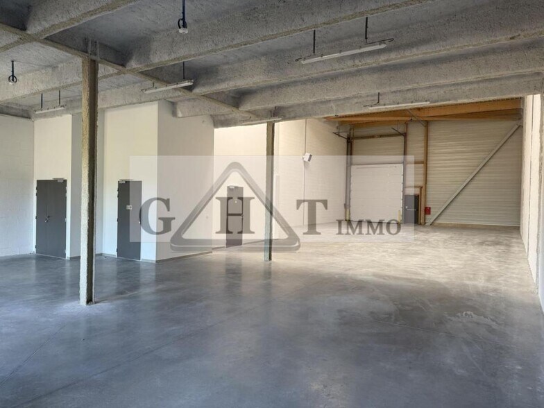 Industrial in Coupvray for lease - Building Photo - Image 2 of 9