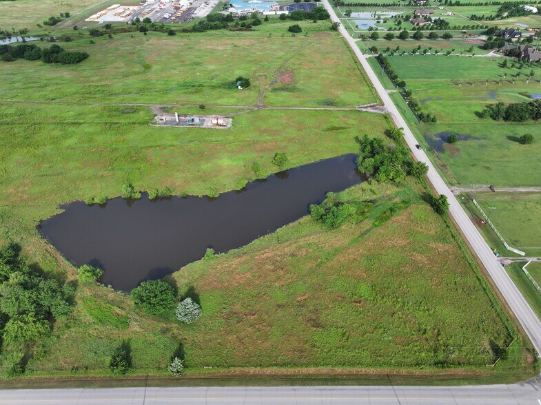 NW 220th Street, Edmond, OK à vendre - Photo du bâtiment - Image 2 de 8