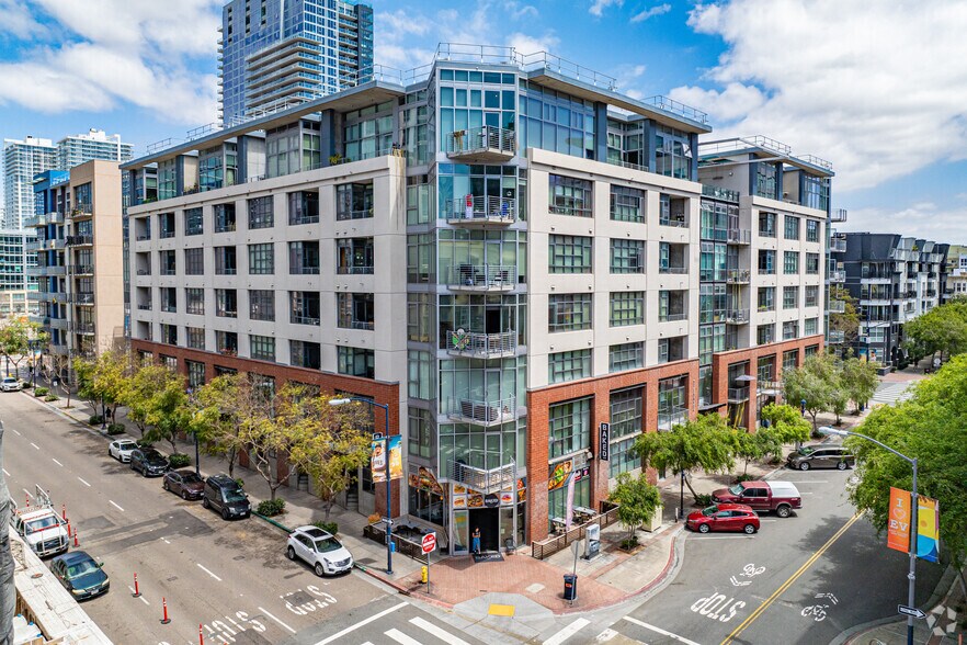 1051 Market St, San Diego, CA à louer - Photo du bâtiment - Image 3 de 5