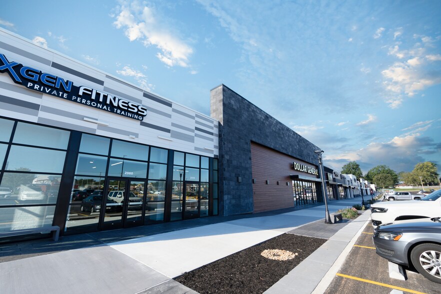 2900 E Sunshine St, Springfield, MO à louer - Photo du bâtiment - Image 2 de 13