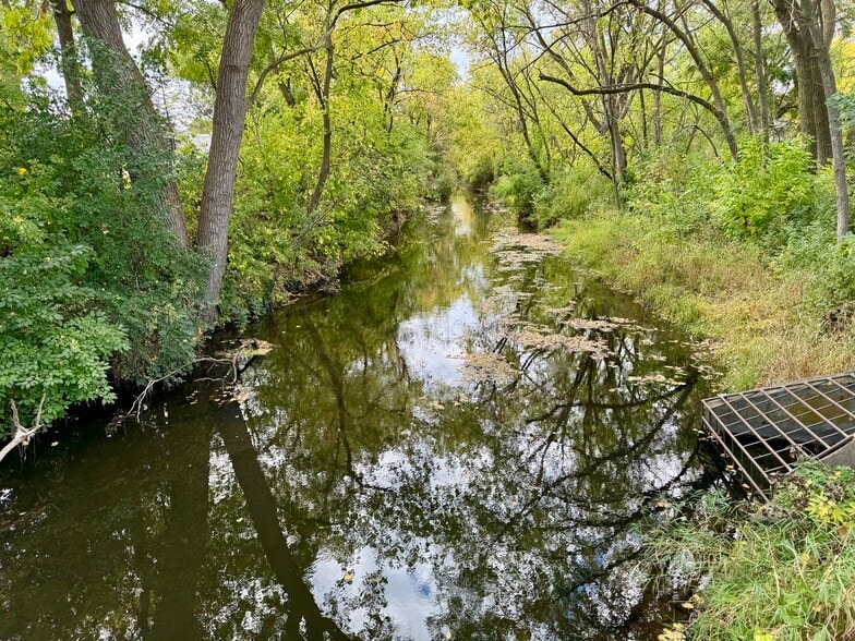 112 N Madison St, Waunakee, WI à vendre - Photo du bâtiment - Image 3 de 17