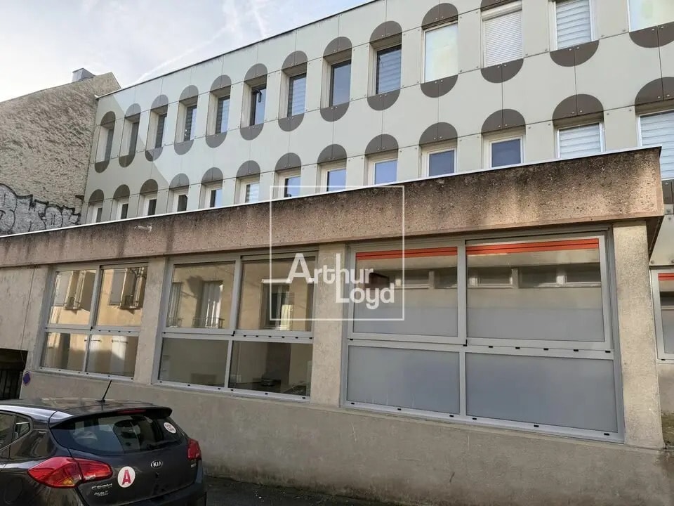 Office in Melun for sale Primary Photo- Image 1 of 10