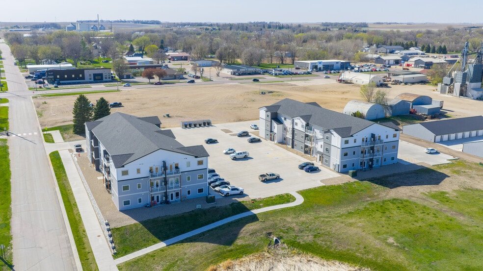 120 & 124 W Hatting St, Luverne, MN à vendre - Aérien - Image 3 de 18