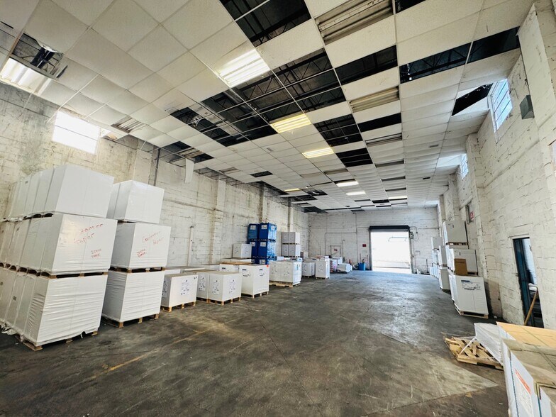 2472 Dennis St, Jacksonville, FL for sale - Building Photo - Image 2 of 7