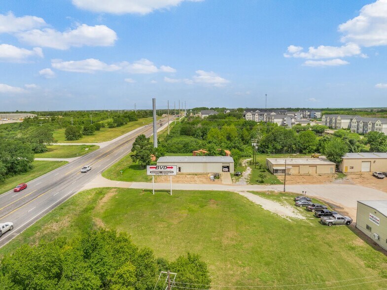 844 N Harvey Mitchell Pky, Bryan, TX à vendre - Aérien - Image 2 de 7