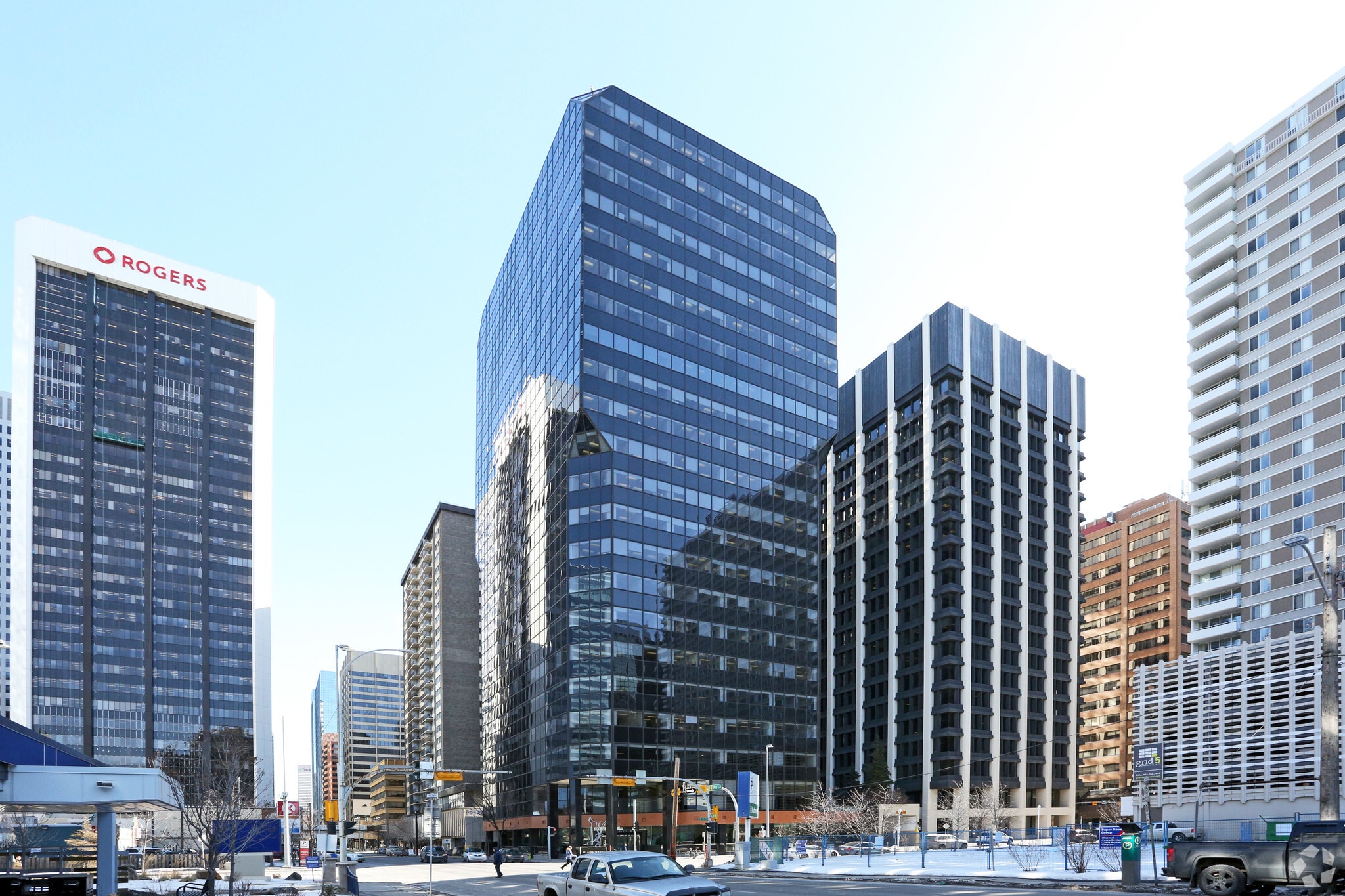 555 4th Ave SW, Calgary, AB for lease Building Photo- Image 1 of 2