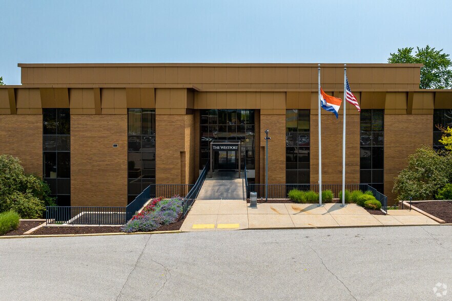 11960 Westline Industrial Dr, Saint Louis, MO à louer - Photo du bâtiment - Image 2 de 23