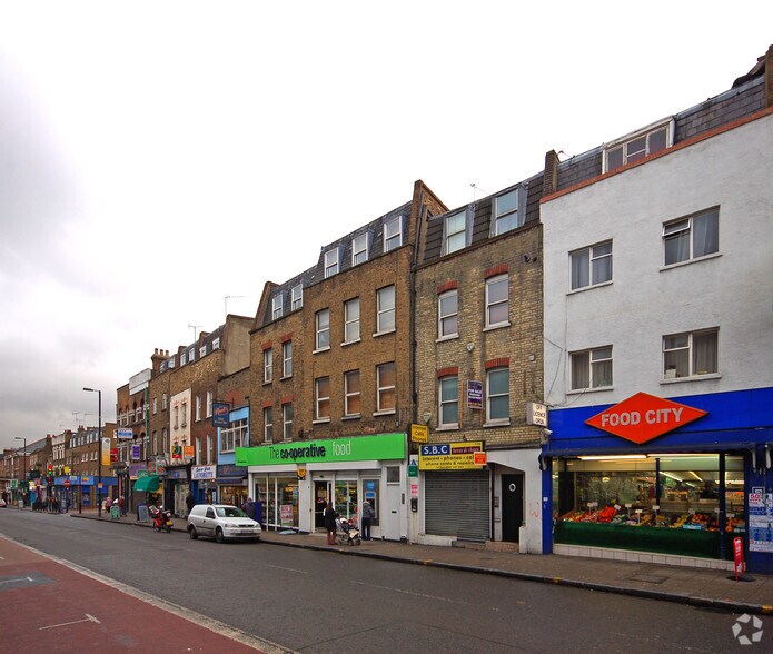 130 Essex Rd, Londres à louer - Photo du bâtiment - Image 2 de 3