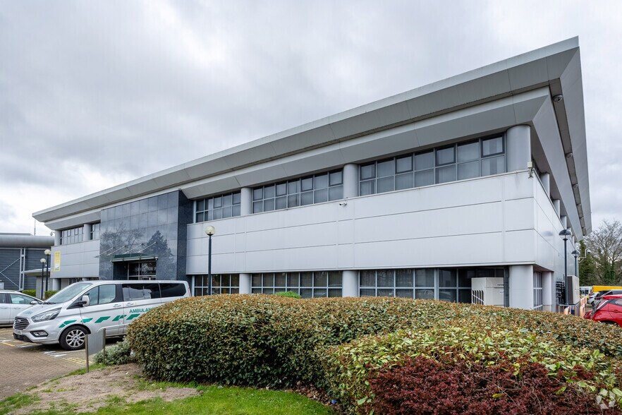 Dudley Rd, Brierley Hill à vendre - Photo du bâtiment - Image 2 de 6