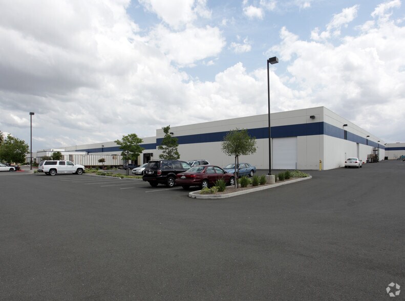 902 Aldridge Rd, Vacaville, CA for sale - Building Photo - Image 2 of 2