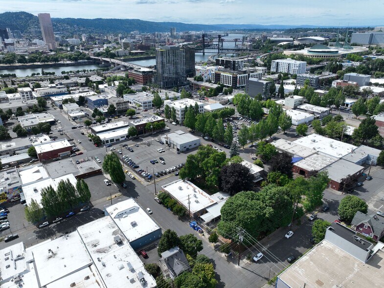 200-234 SE 7th Ave, Portland, OR à vendre - Photo du bâtiment - Image 2 de 3