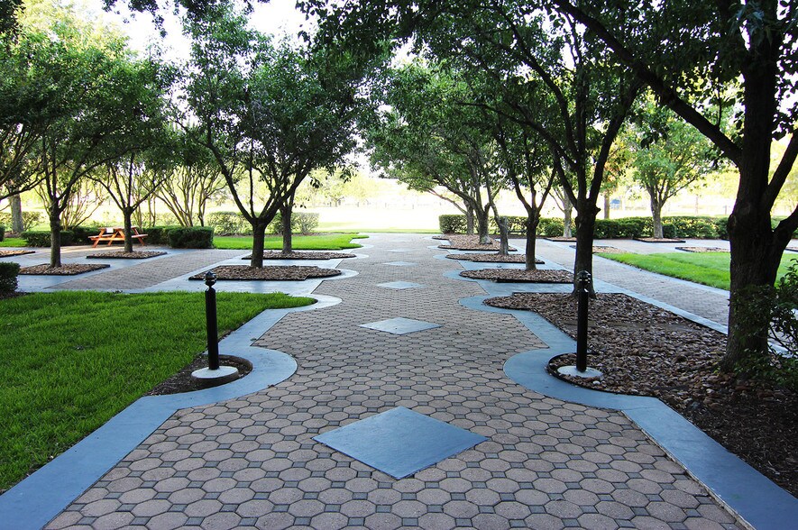 12000 Aerospace Ave, Houston, TX à louer - Photo du bâtiment - Image 2 de 4