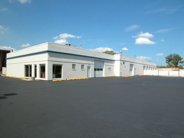 8251 S Harlem Ave, Bridgeview, IL à louer - Photo du bâtiment - Image 2 de 5