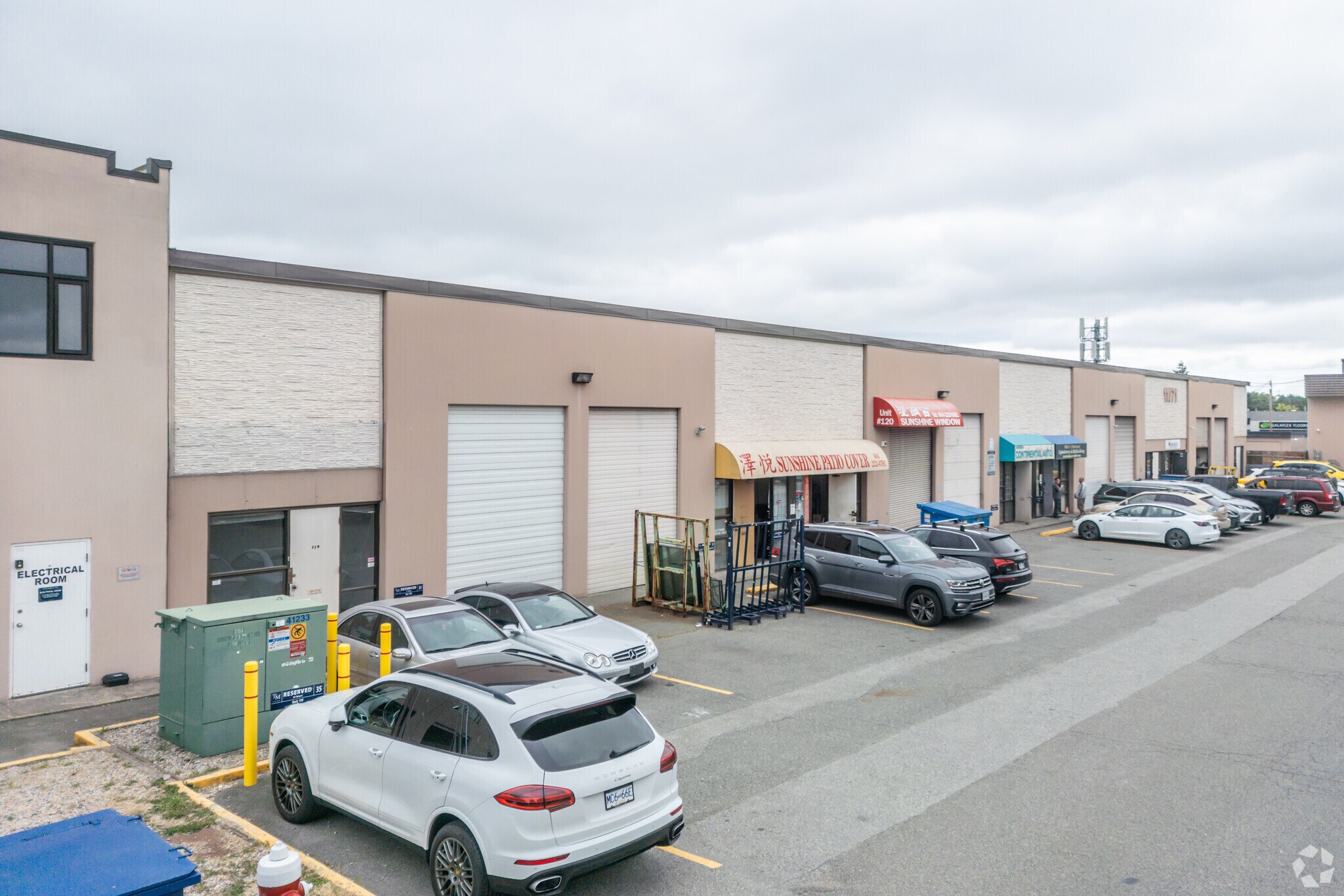 11071 Bridgeport Rd, Richmond, BC for lease Primary Photo- Image 1 of 4