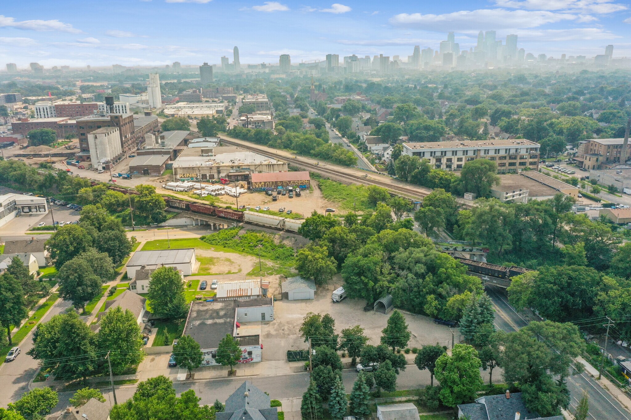 714 18 1/2 Ave NE, Minneapolis, MN à vendre Photo du bâtiment- Image 1 de 1