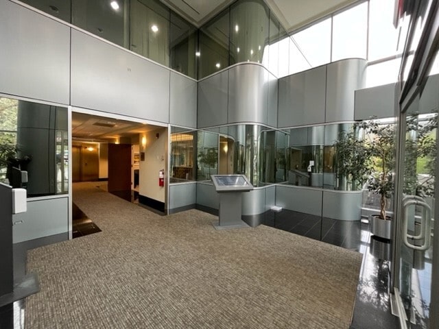 118 N Bedford Rd, Mount Kisco, NY for lease - Building Photo - Image 2 of 14