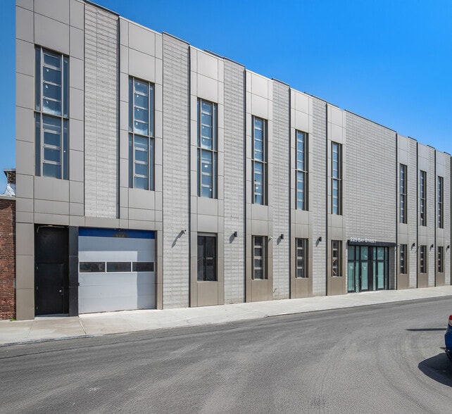 590 Smith St, Brooklyn, NY for lease - Building Photo - Image 2 of 12