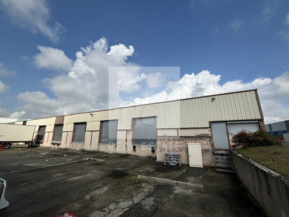22 Avenue Du 24 Août 1944, Corbas for lease Building Photo- Image 1 of 19
