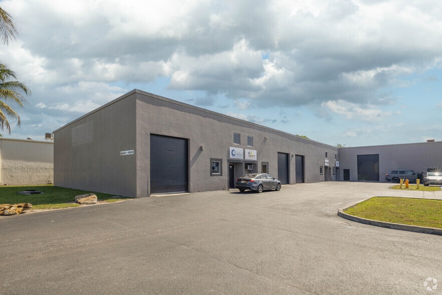14000-14048 SW 140th St, Miami, FL for lease - Building Photo - Image 2 of 11