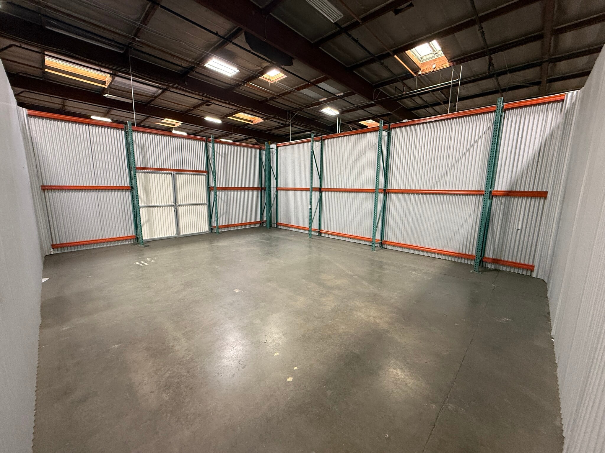 5625 E Firestone Blvd, South Gate, CA à louer Photo intérieure- Image 1 de 2