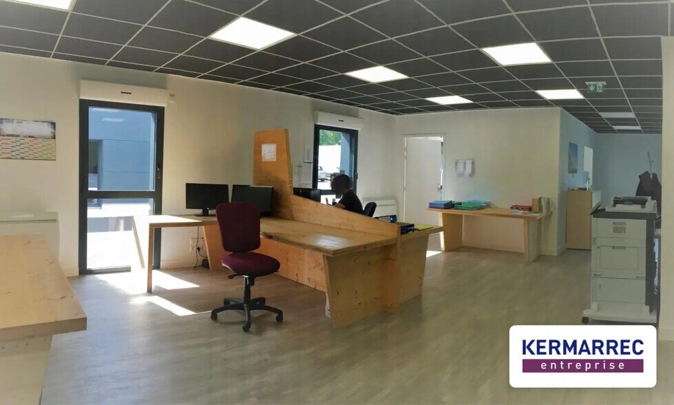 Bureau dans Haute-Goulaine à louer - Photo du bâtiment - Image 2 de 2