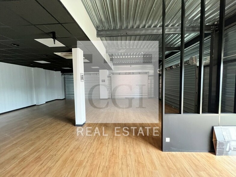 662 Rue Des Jonchères, Genay for sale - Interior Photo - Image 3 of 10