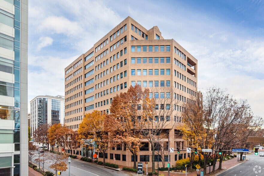 4800 Montgomery Ln, Bethesda, MD à louer - Photo du bâtiment - Image 3 de 9