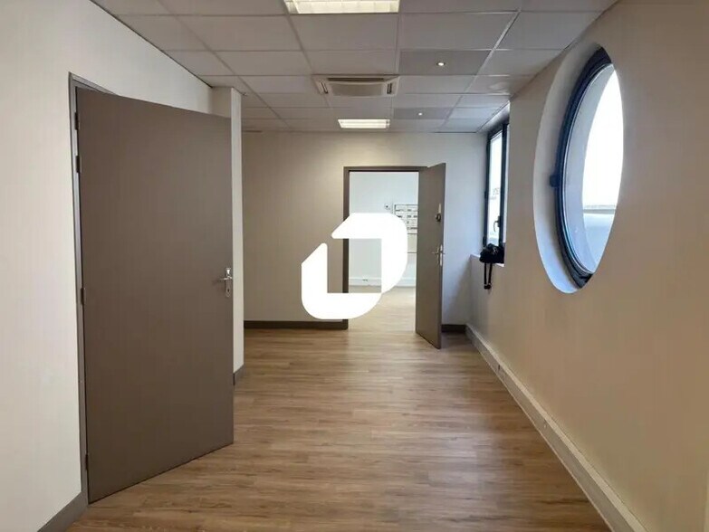 Bureau dans Paris à vendre - Photo du bâtiment - Image 3 de 16