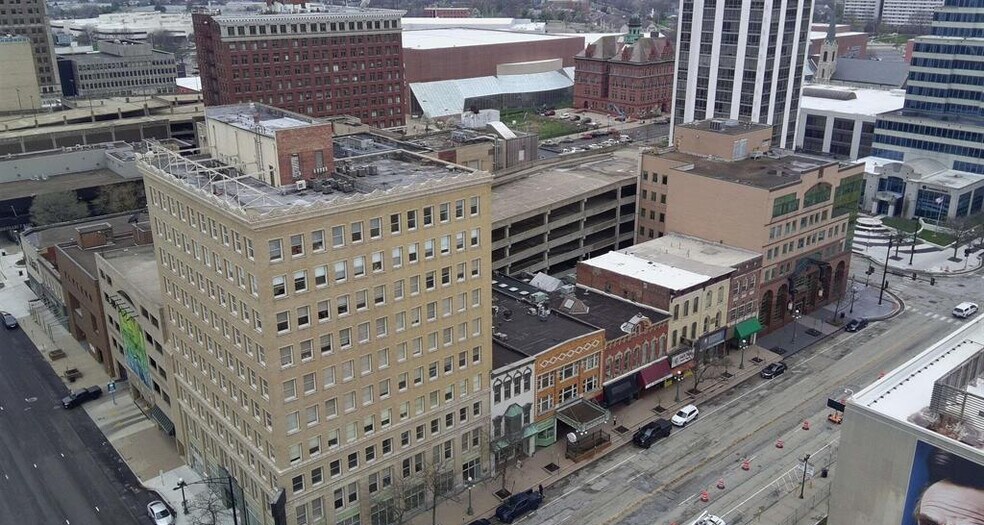 309 Main St, Peoria, IL à vendre - Photo du bâtiment - Image 3 de 19