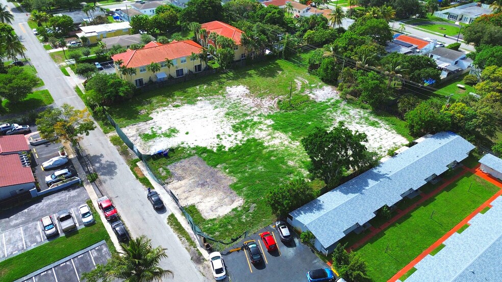 2630 Pierce St, Hollywood, FL à vendre - Photo du bâtiment - Image 2 de 26