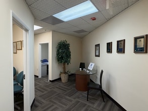 5959 Waterford District Dr, Miami, FL for lease Interior Photo- Image 2 of 8