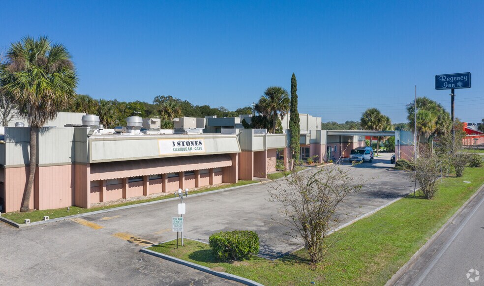 6237 Arlington Expy, Jacksonville, FL à vendre - Photo du bâtiment - Image 2 de 7
