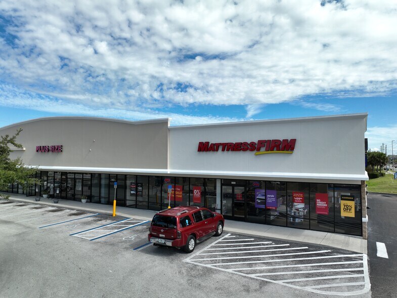 8619-8637 Us Hwy 19 N, Port Richey, FL à louer - Photo du bâtiment - Image 2 de 6