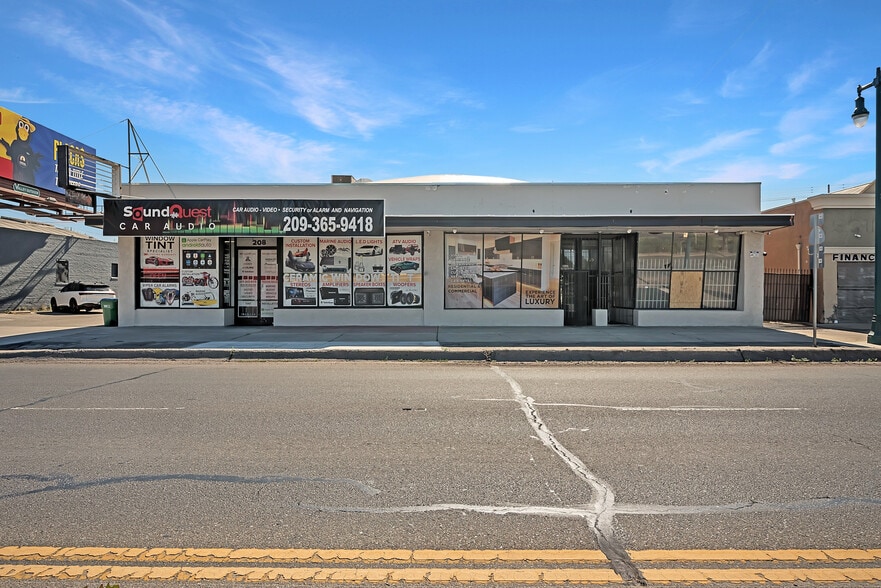 200 N Cherokee Ln, Lodi, CA for sale - Building Photo - Image 2 of 26