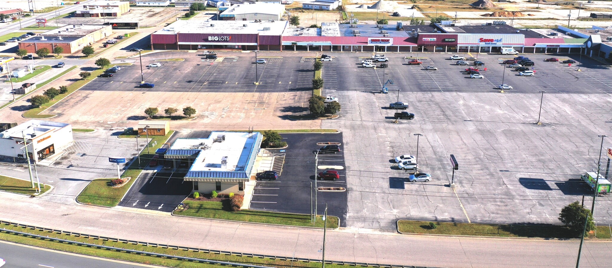 1110-1190 Julian R Allsbrook Hwy, Roanoke Rapids, NC à louer Photo intérieure- Image 1 de 1
