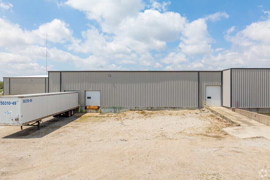 800 Industrial Dr, Franklin, IN à louer - Photo du bâtiment - Image 2 de 14