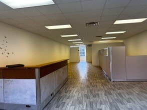 300 Jonestown Rd, Winston-Salem, NC for lease Interior Photo- Image 1 of 4