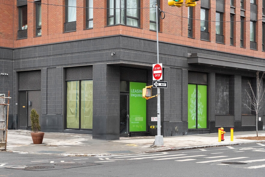 535 Carlton Ave, Brooklyn, NY for lease - Building Photo - Image 1 of 9