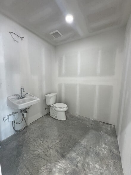 2251 88 hwy, Claremore, OK à louer - Photo du bâtiment - Image 3 de 20