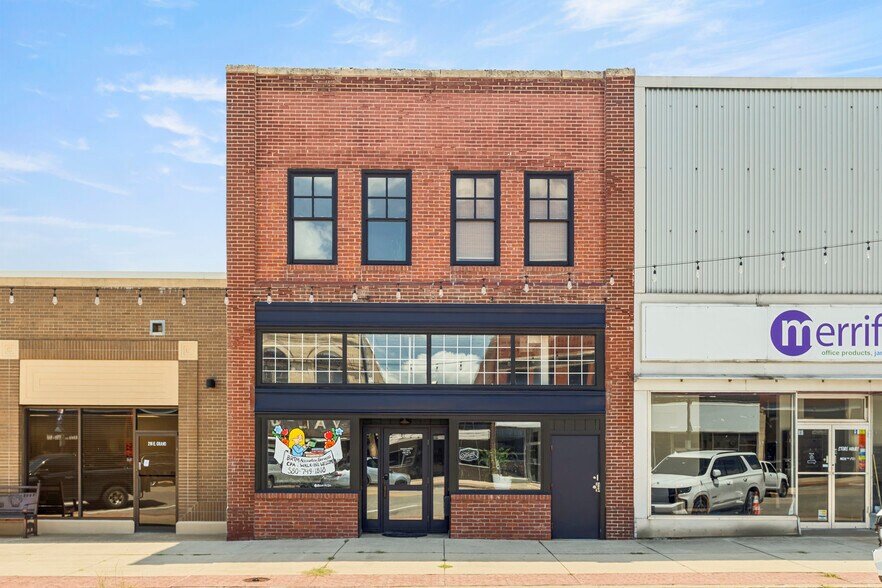 210 E Grand Ave, Ponca City, OK à vendre - Photo du bâtiment - Image 3 de 35