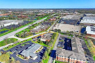 195 N Milwaukee Ave, Vernon Hills, IL - Aérien  Vue de la carte